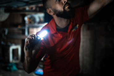 Preview: NEBO BIG LARRY 3 work light incl. batteries 220 lumens
